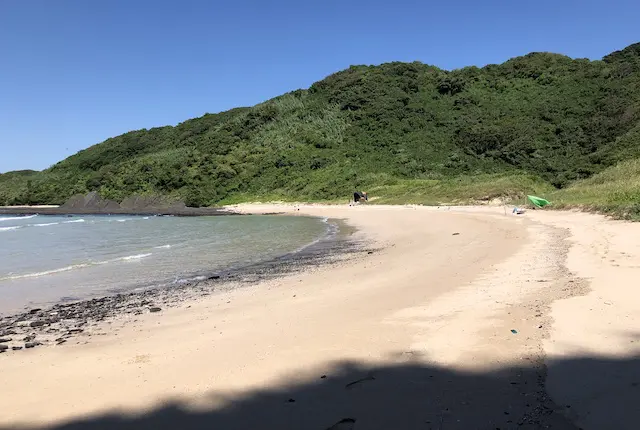 茂串海水浴場の砂浜