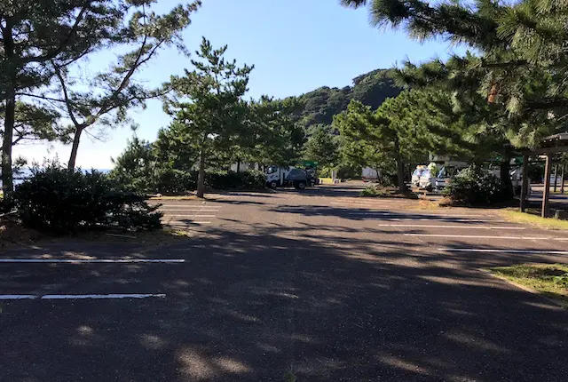 富岡海水浴場の駐車場