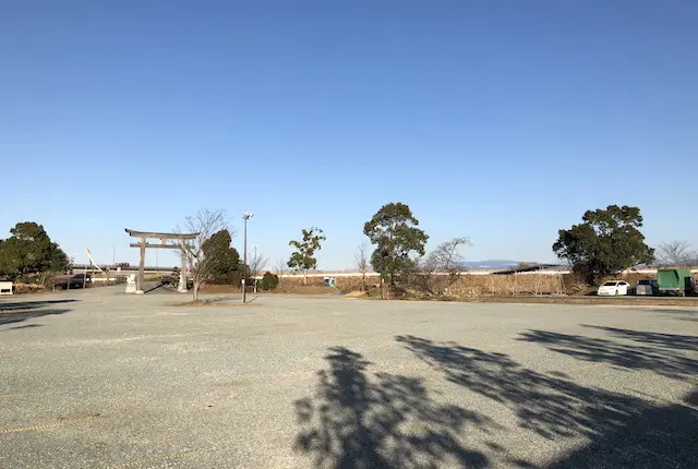 粟嶋神社の駐車場