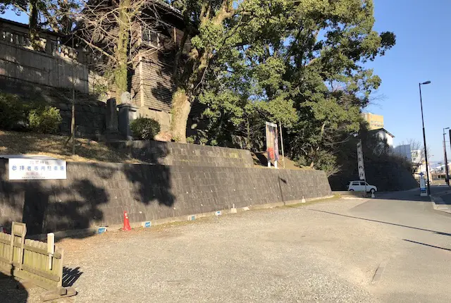 北岡神社の駐車場