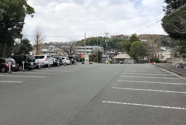 立田阿蘇三宮神社の駐車場