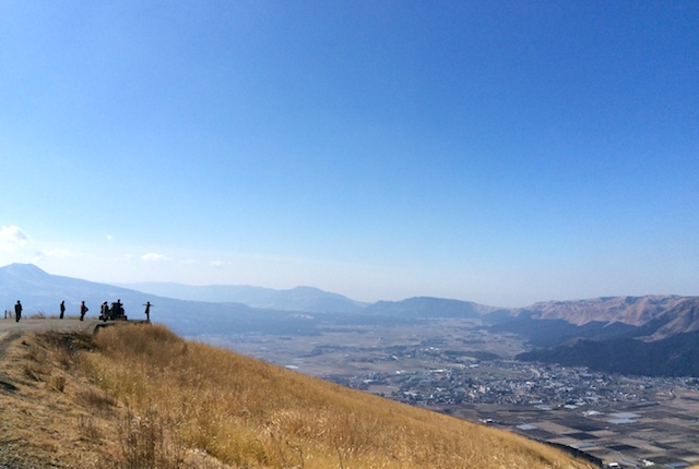 大観峰展望所と阿蘇のカルデラ