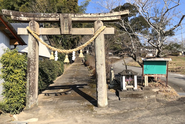 岡留神社