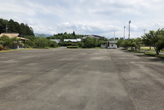 深田高山総合運動公園駐車場