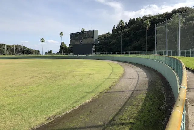 姶良市野球場の外野スタンド