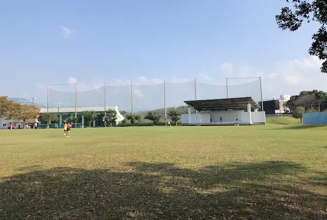 出水市総合運動公園の芝生広場