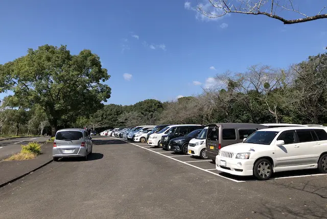 錦原運動公園の駐車場