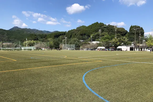 小田爪運動公園の人工芝グラウンド