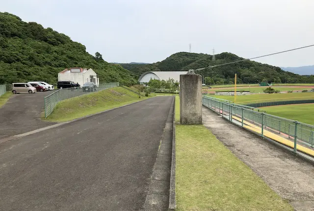 野球場の駐車場