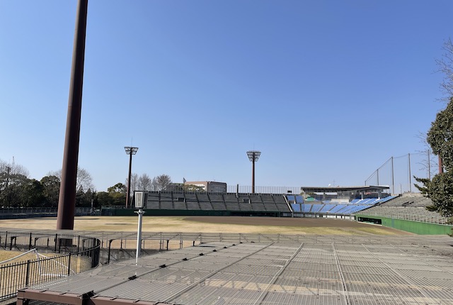 春日公園の野球場