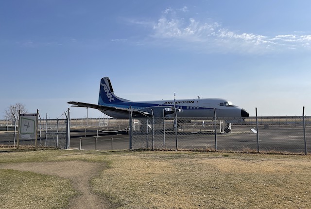 佐賀空港公園のYS-11展示場