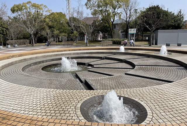 白水大池公園の噴水広場