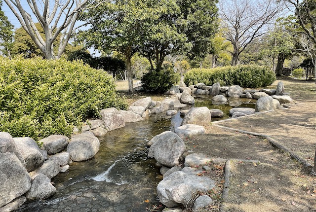 いこいの広場の水路