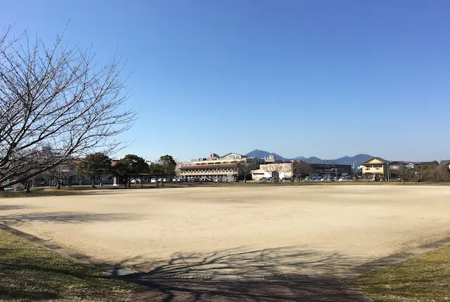 笛田中央公園の広場