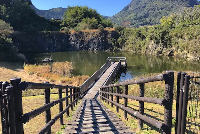 石神山公園の親水デッキ