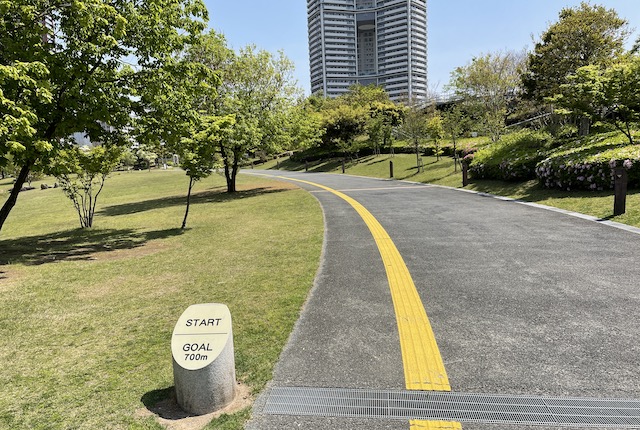 アイランドシティ中央公園のウォーキングコース