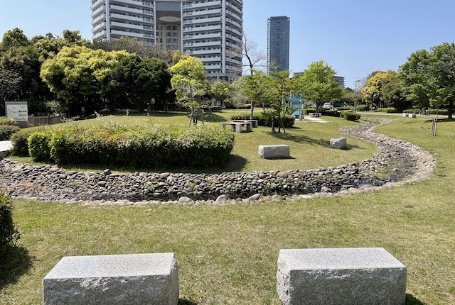 アイランドシティ中央公園のせせらぎ