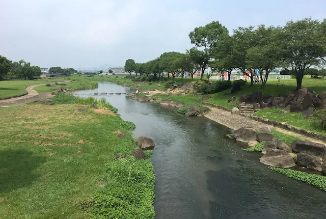 鴨川河畔公園