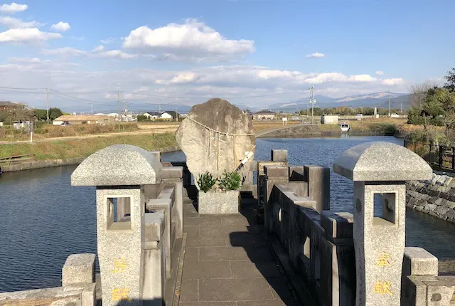 湧水公園の水神様