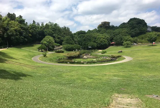 芝生広場