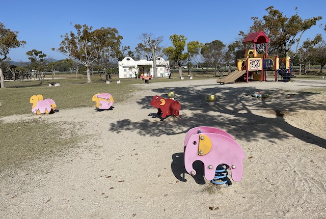 小郡運動公園の遊具