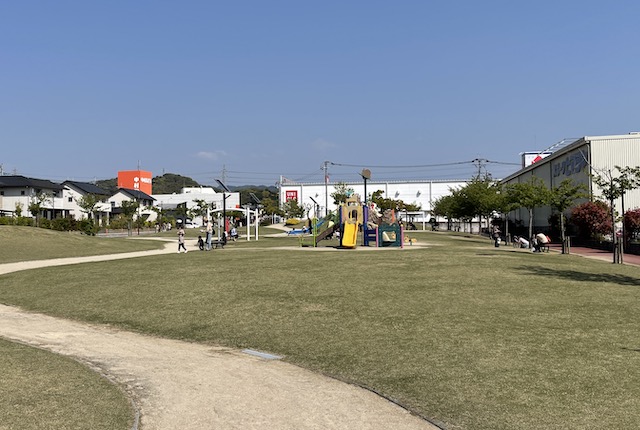 沖田中央公園の遊具広場