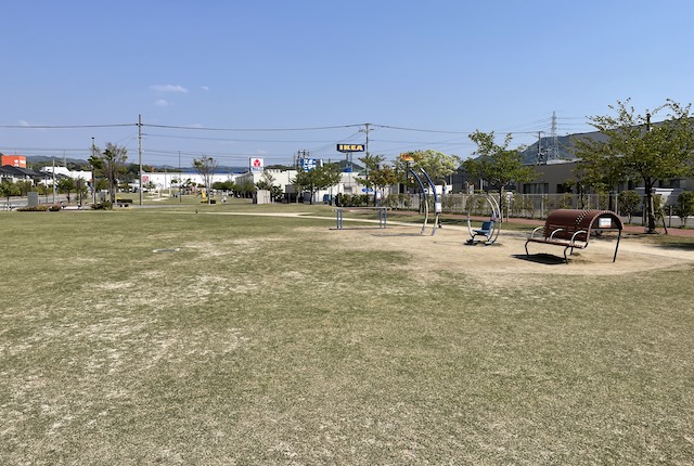 沖田中央公園の健康ベンチ