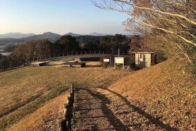 弁天山公園の中腹広場