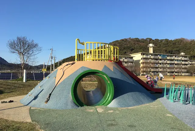 池上中央公園の土管遊具