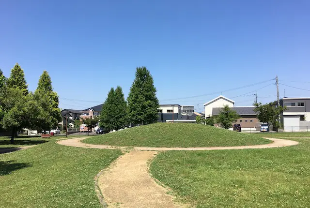 まなびの公園の古墳