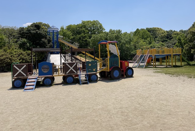 西油山中央公園の遊具広場