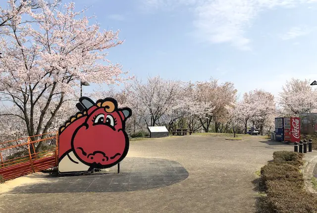 レッドドラゴンと桜