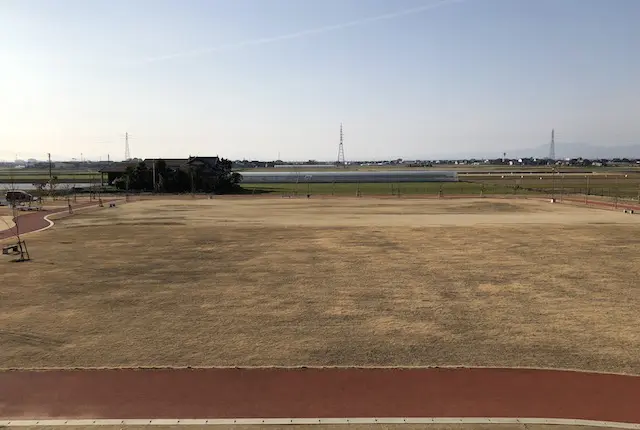 龍峯やまびこ公園の多目的広場