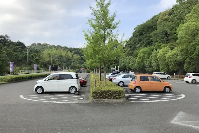 西の久保公園の駐車場