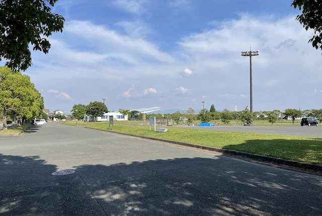 鳥栖市陸上競技場の駐車場