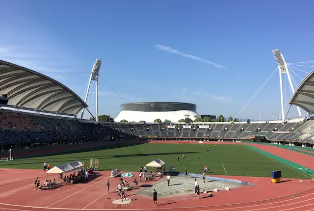 陸上競技場