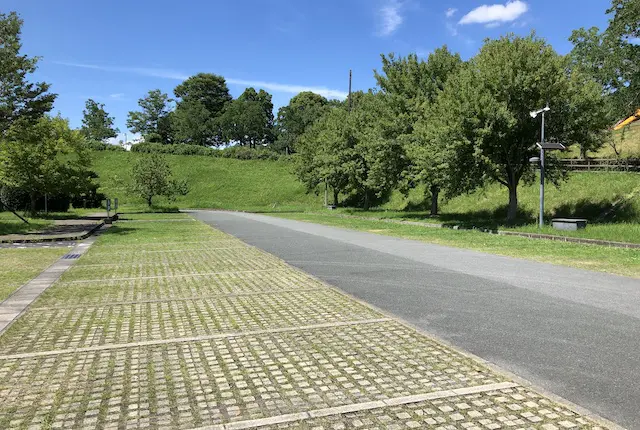 グリーンパルスの駐車場