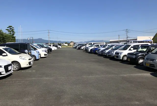 鹿本体育館の駐車場