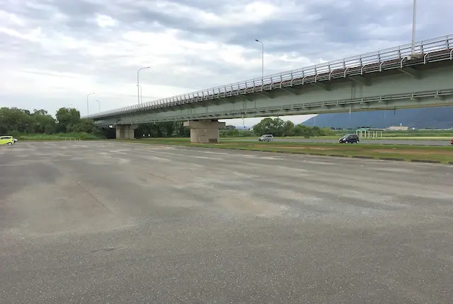 球磨川河川緑地公園の駐車場