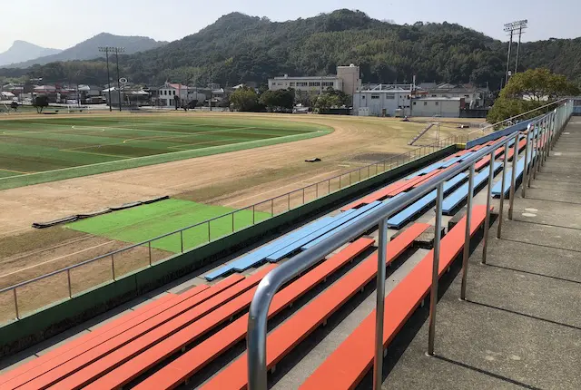 松島総合運動公園陸上競技場のメインスタンド