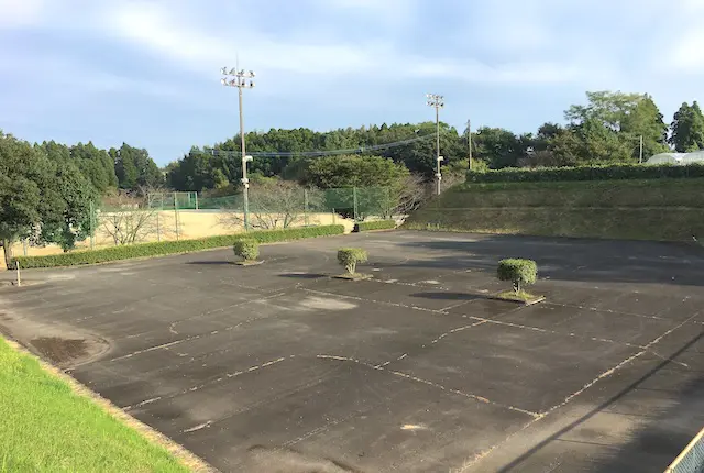 明徳グラウンドの駐車場