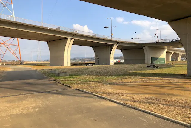 みらい大橋公園の中央広場