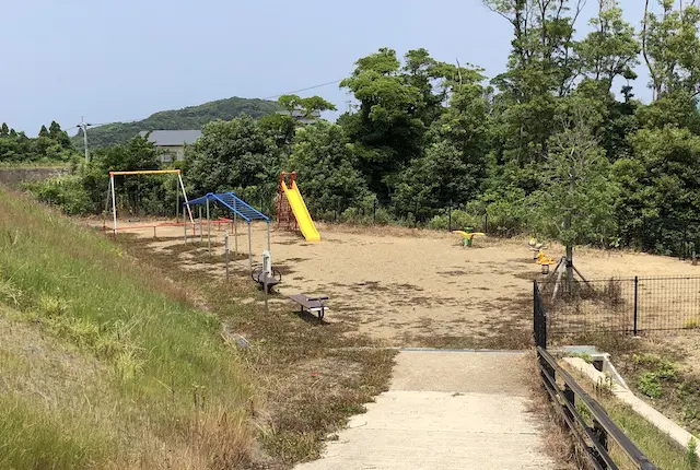 麟泉運動公園の遊具