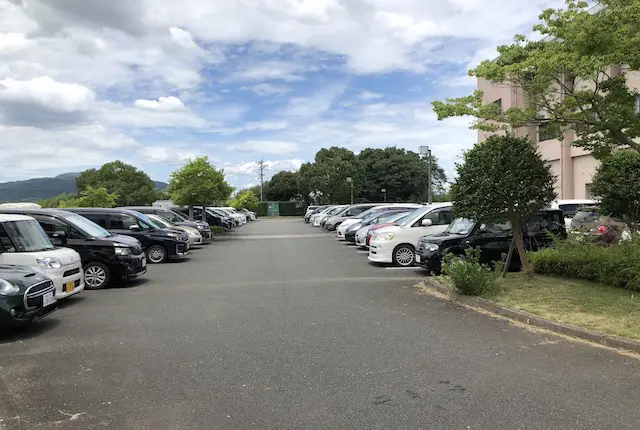 玉名市総合体育館の駐車場