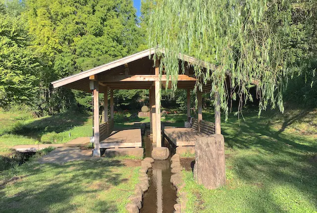 矢護川公園の水遊びデッキ