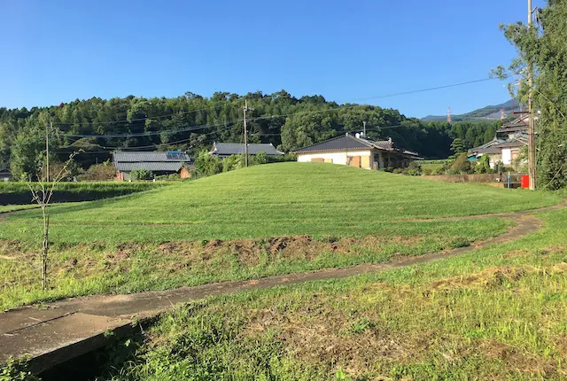 矢護川公園の築山