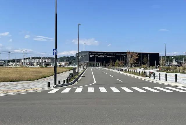 八戸駅とフラット八戸を結ぶ道路