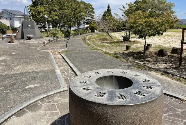 嘉島近隣公園の水路