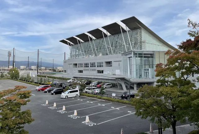 松山中央公園の駐車場