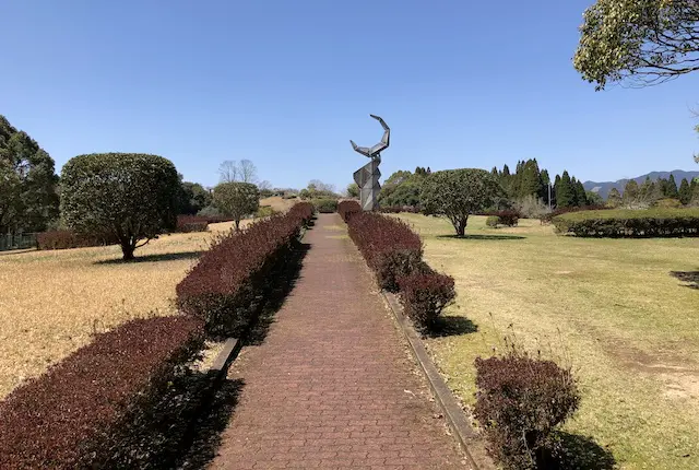 村山公園のモニュメント広場